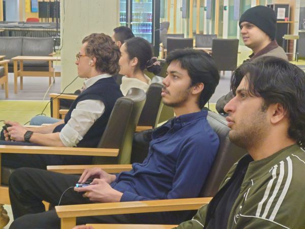 Enemmän jälki pelaamista Super Street Fighter 2 Turbo Lahti Fisticuffs Turnauksessa LAB-Ammattikorkeakoululla. Lahti FGC tehnyt