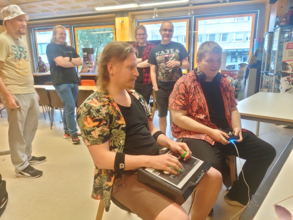 Puolenkuun Pelit tiloissa Lahti FGC Lahti Fisticuffs SF6 turnauksen loppuhetket. Kaptam Gamers järjestämä